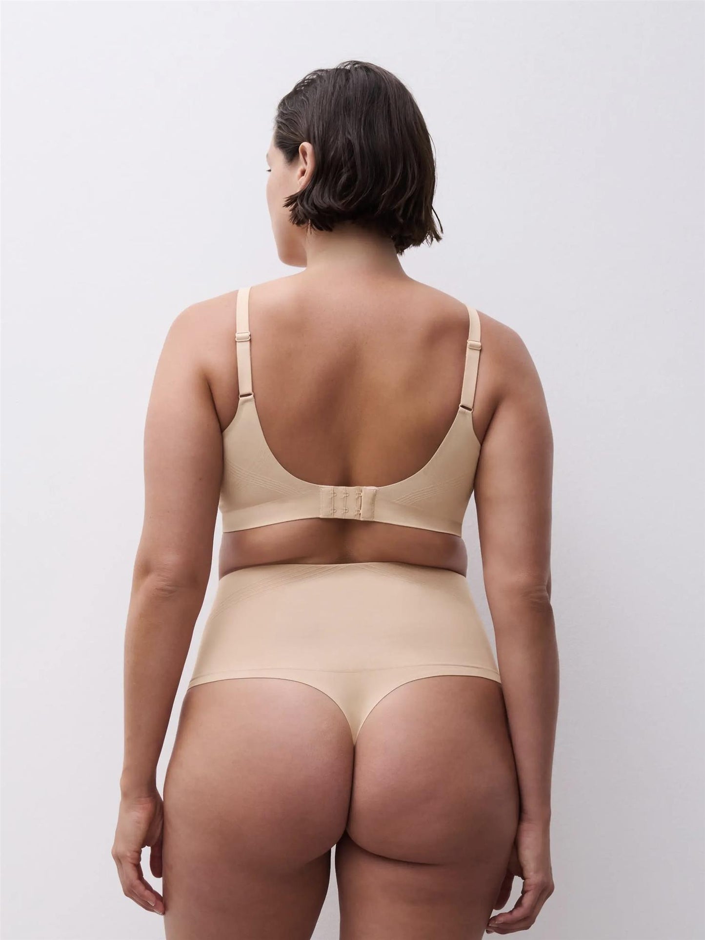 Smooth Comfort Shaping String Sirocco