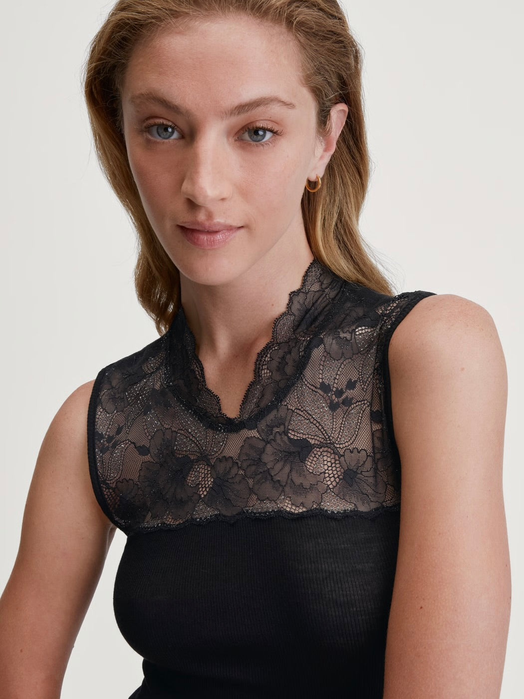 Silky Wool Glam Tank Top Sort