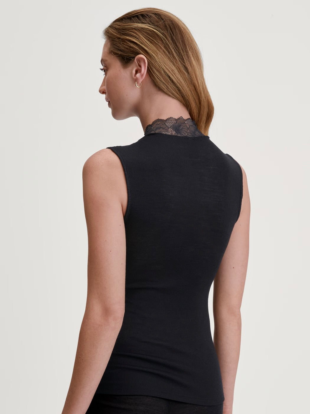 Silky Wool Glam Tank Top Sort