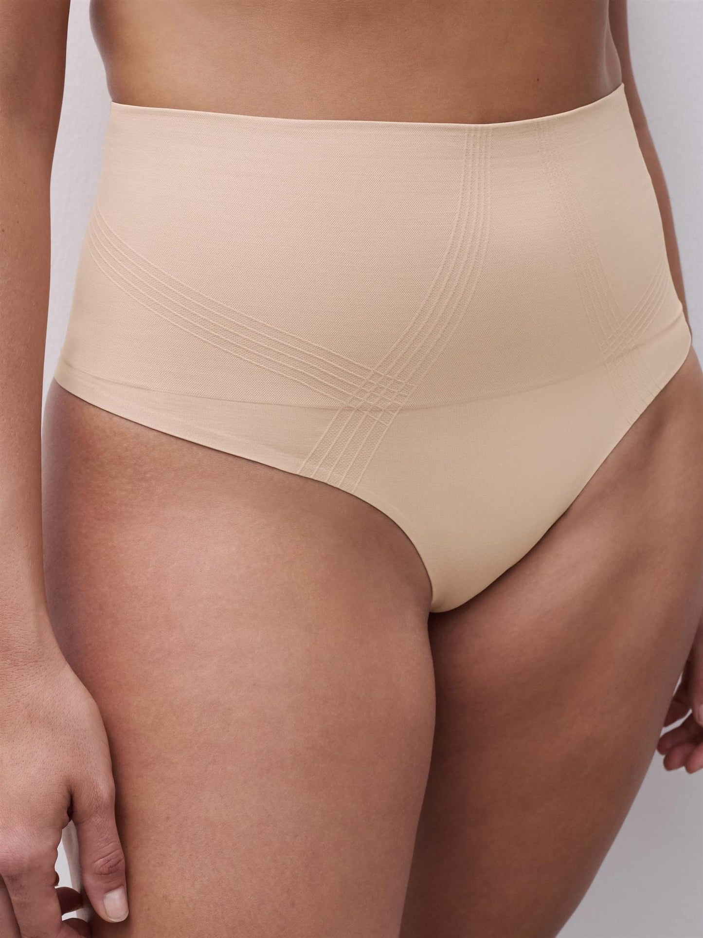 Smooth Comfort Shaping String Sirocco