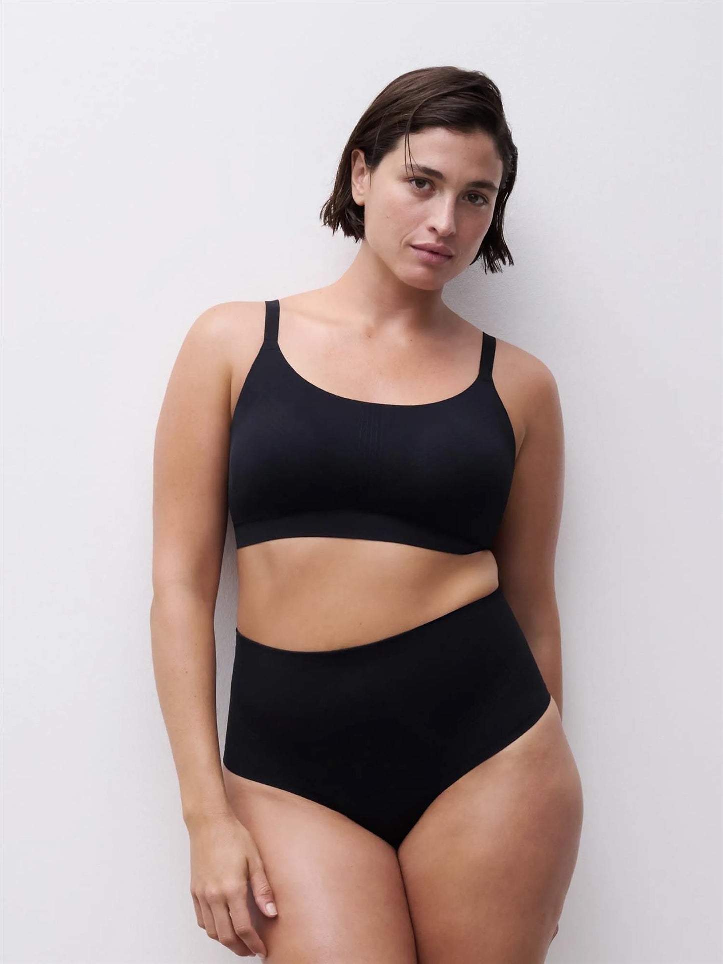 Smooth Comfort Shaping String Black