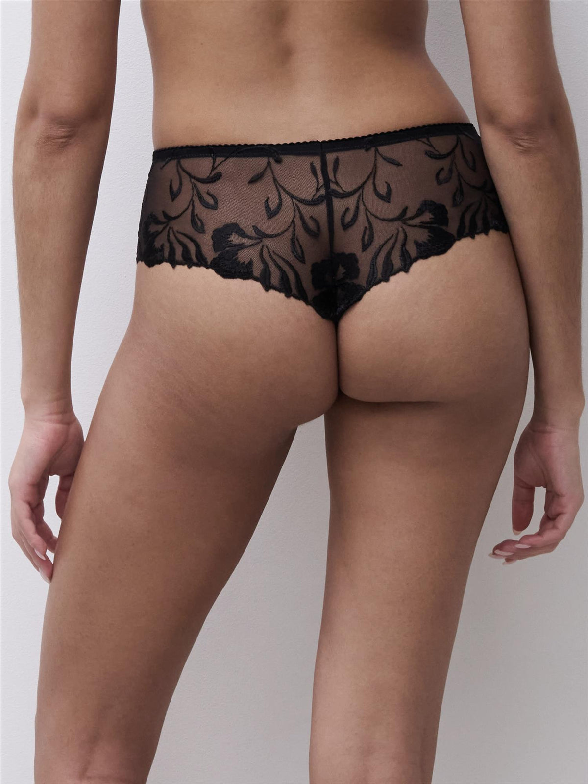 Majestic Revealing Shorty Black