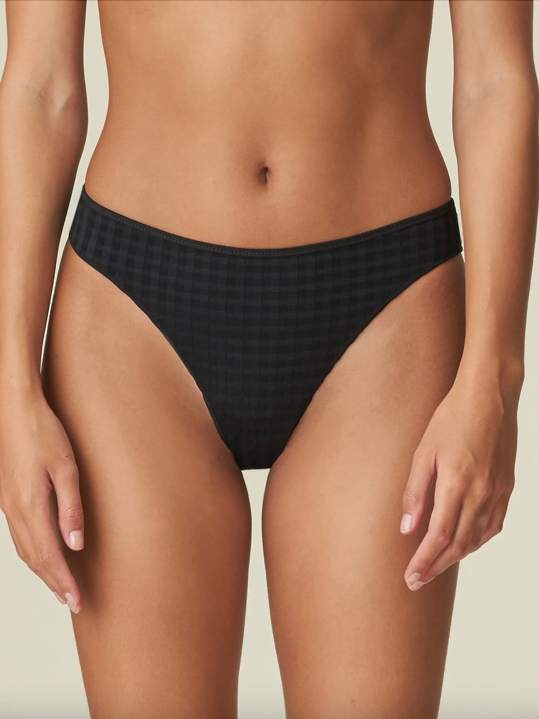 Avero Thong Black