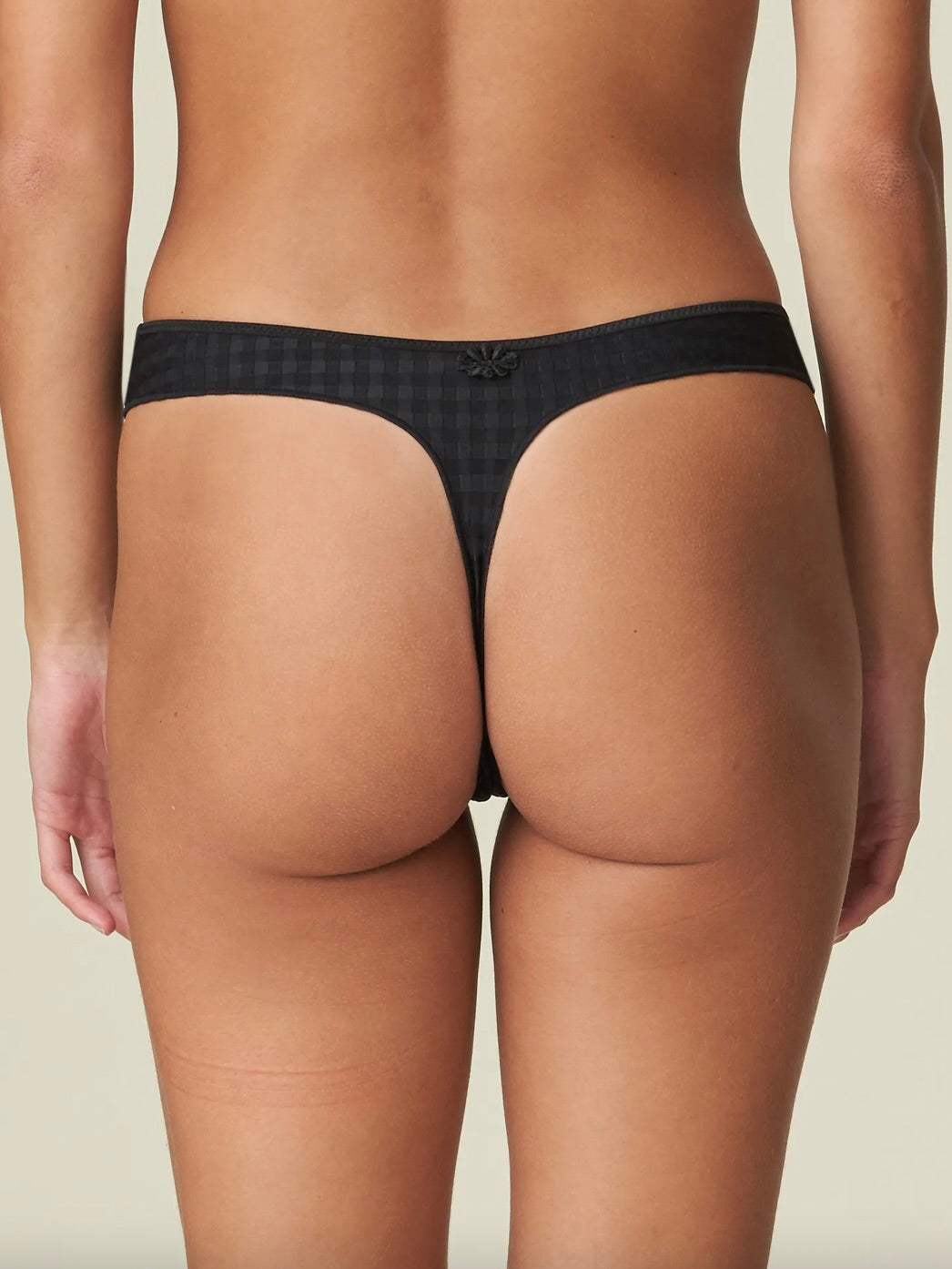 Avero Thong Black