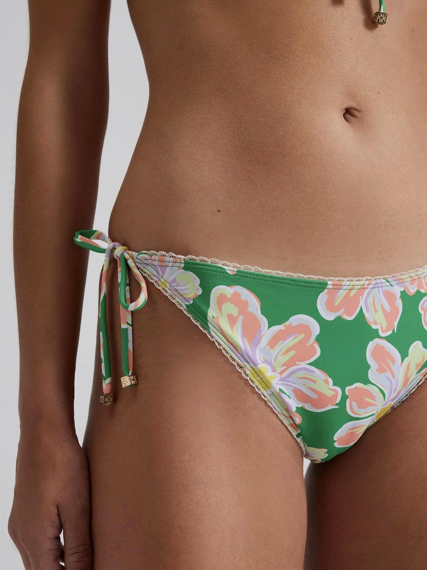 Fleurine Low-Waist Bikini Bottom